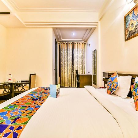 Fabhotel Oasis Dlf Phase 3 グルガウン エクステリア 写真