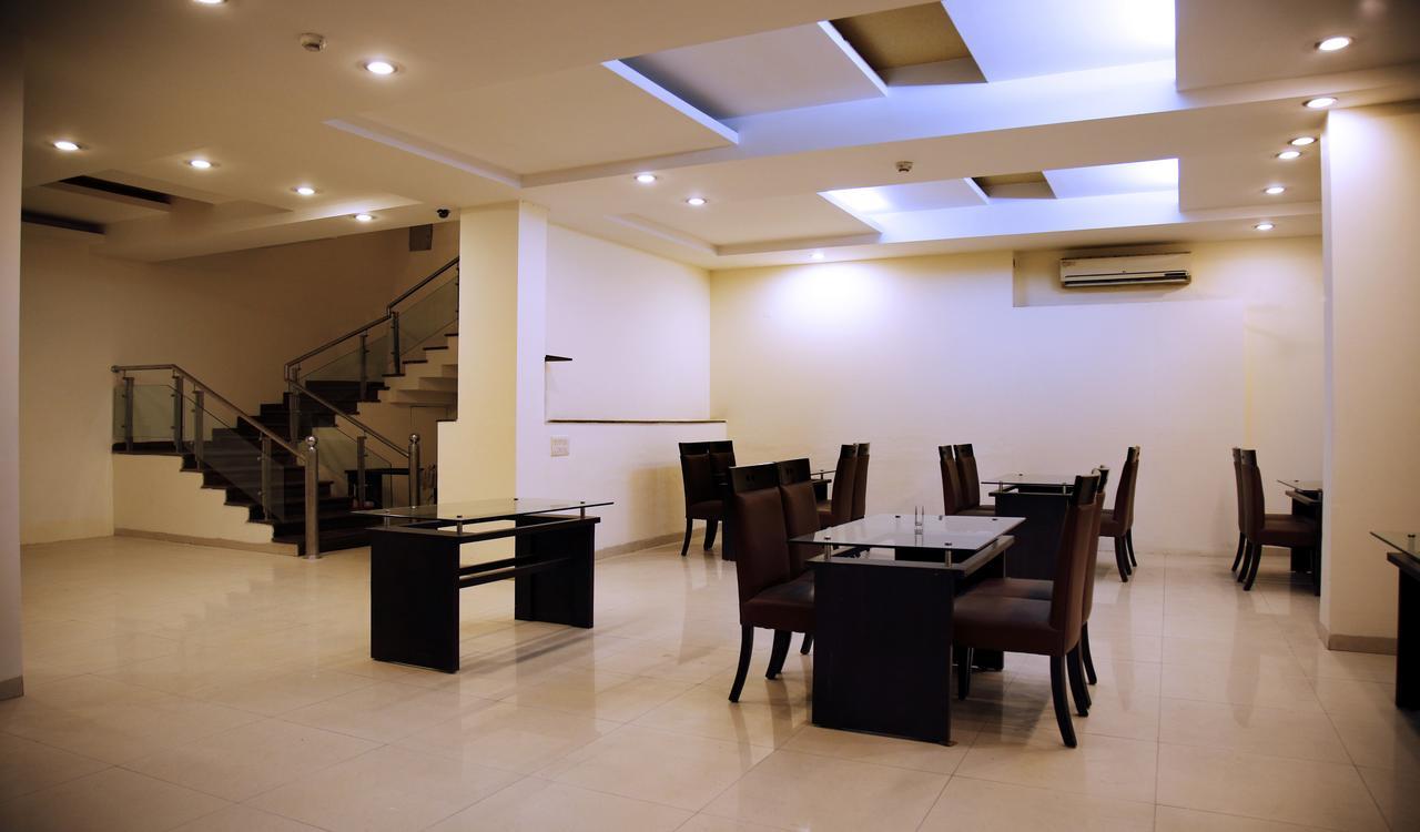Fabhotel Oasis Dlf Phase 3 グルガウン エクステリア 写真