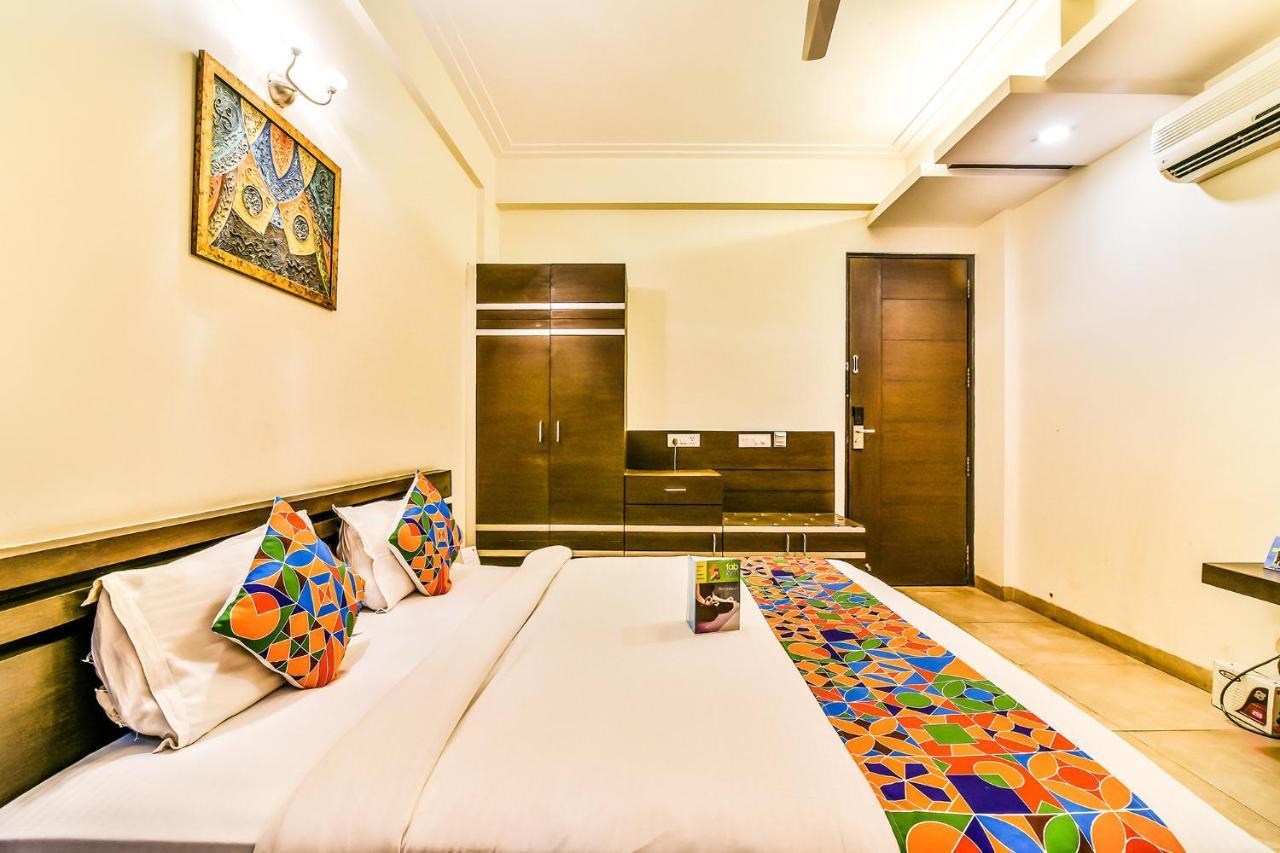 Fabhotel Oasis Dlf Phase 3 グルガウン エクステリア 写真